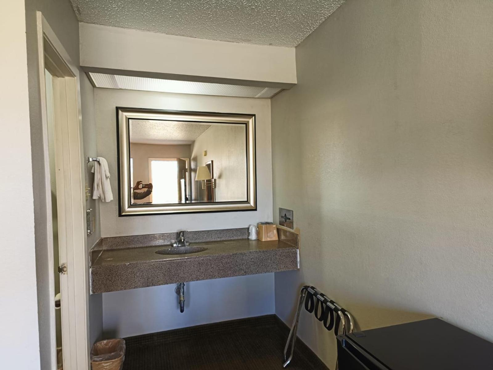 Executive Inn By Oyo Kilgore North Bagian luar foto